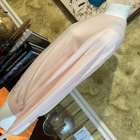 Rodd & Gunn wool/cashmere sweater. Large - Picture 4 of 11